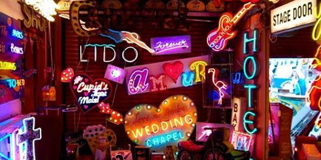 Της ταμπέλας το… κάγκελο