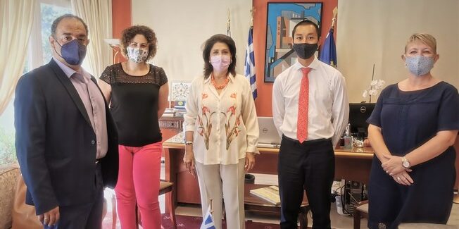 Ρόδη Κράτσα-Τσαγκαροπούλου σε Γραμματέα Α’ της Βρετανικής  Πρεσβείας στην Ελλάδα