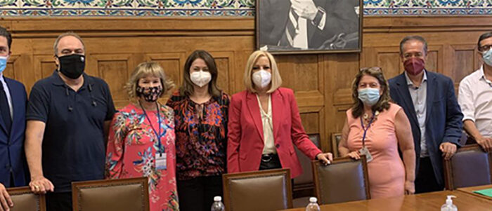 Οι Πράσινοι συνομιλούν με τα κοινοβουλευτικά κόμματα. Πρώτη  συνάντηση με ΚΙΝ.ΑΛ.