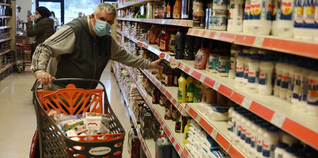 Ακρίβεια: Στα ύψη οι τιμές σε σούπερ μάρκετ και λαϊκές
