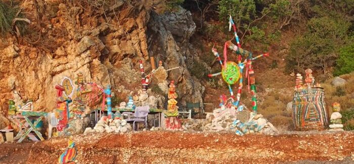 Τόπος έλξης επισκεπτών η “τέχνη της παραλίας” του Πόρου!