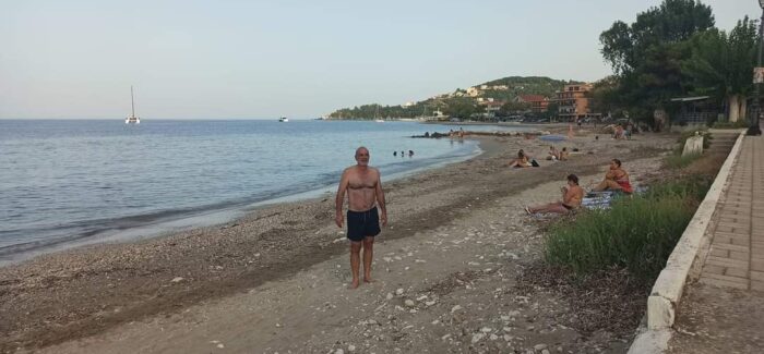 Το όμορφο μήνυμα του Αργύρη Γαβριελάτου από την παραλία του Πόρου!