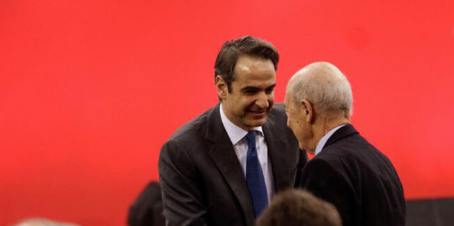 Ο Μητσοτάκης, ο Χρυσοχοΐδης, ο ανασχηματισμός και τα «ορφανά» του Σημίτη