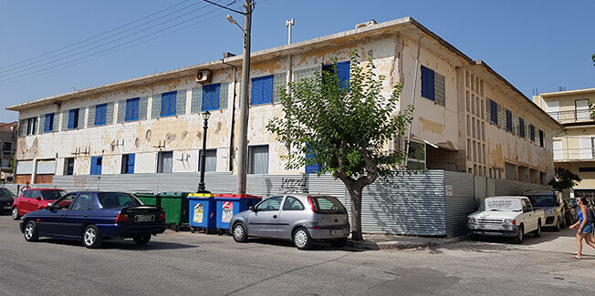 Δεν πας μπροστά έτσι!…