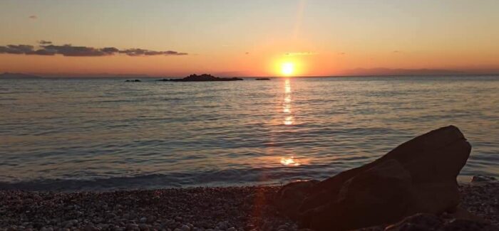 Η κρυφή παραλία Λίμπα του Πόρου στον ΣΚΑΪ!