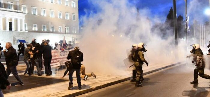 Κρεσέντο βίας και αυταρχισμού από την κυβέρνηση απέναντι στους  αγωνιζόμενους εκπαιδευτικούς