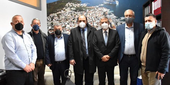 Επίσκεψη στο Δημαρχείο Αργοστολίου, ο Υφυπουργός στον Πρωθυπουργό κ. Χρήστος Τριαντόπουλος