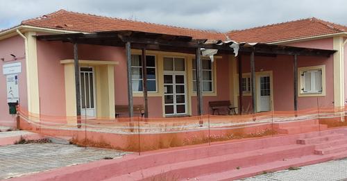 Το παλιό σχολείο του Καραβάδου και μια πρόταση υπέρ του χωριού