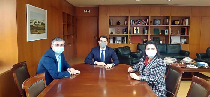 Η Περιφερειάρχης με την ηγεσία του Υπουργείου Περιβάλλοντος Κώστα Σκρέκα και Μανώλη Γραφάκο