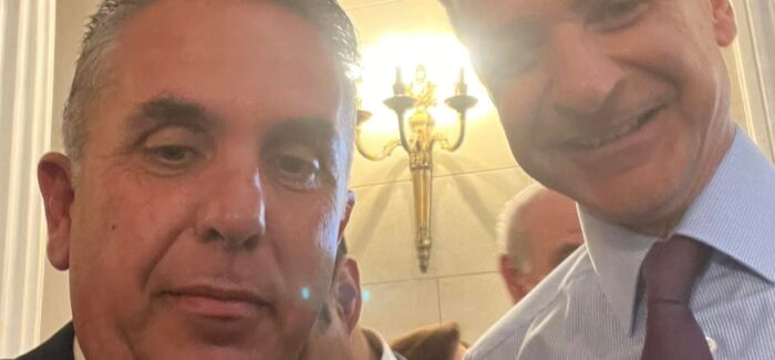 Ο Δήμαρχος Ιθάκης μαζί με άλλους Δημάρχους Μικρών Νησιών στο Μέγαρο Μαξίμου
