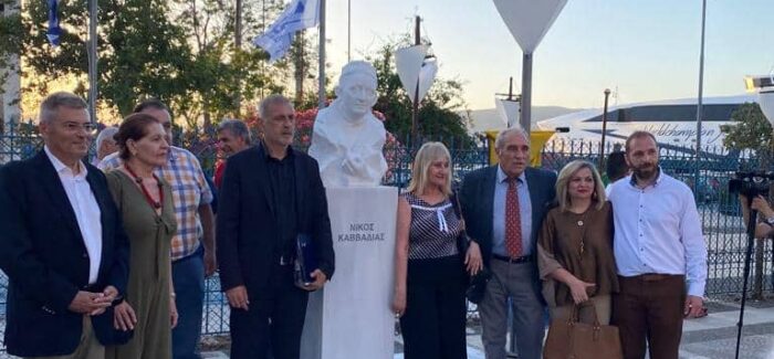 Αποκαλυπτήρια προτομής του Νίκου Καββαδία στον Πειραιά