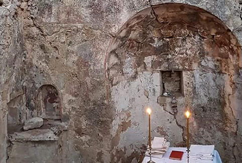 Ἀρχιερατικός Ἑσπερινός εἰς τόν ἐρειπωμένον Ἱερόν Ναόν Ἁγίων   Ἀποστόλων εἰς Κούταβον