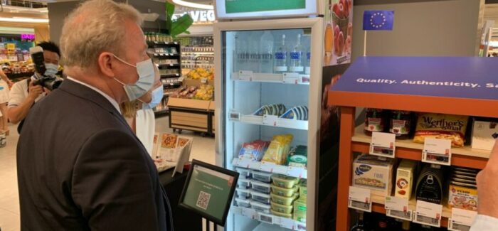 Φέτα: Κέρδισε τη Δανία, αλλά έχασε τη Σιγκαπούρη