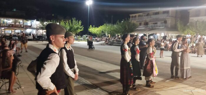 Μια φανταστική μουσικοχορευτική παράσταση σύμβολο της Ελληνόσερβικής φιλίας στον Πόρο Κεφαλονιάς!