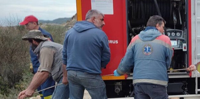 Τραγωδία με δύο νεκρούς: Φορτηγό έπεσε σε γκρεμό