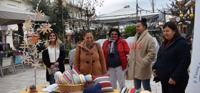 Χριστουγεννιάτικο Bazaar στην πλατεία Καμπάνας