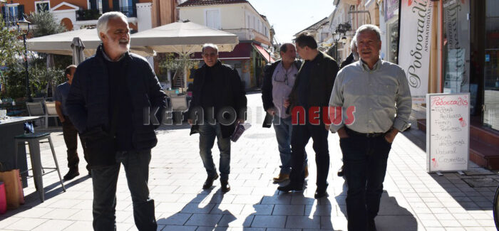 Περιοδεία στα μαγαζιά του Λιθόστρωτου των υποψήφιων του ΚΚΕ