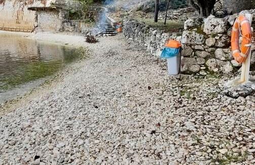 Ευταξίας συνέχεια στην παραλία Αγίας Σοφίας