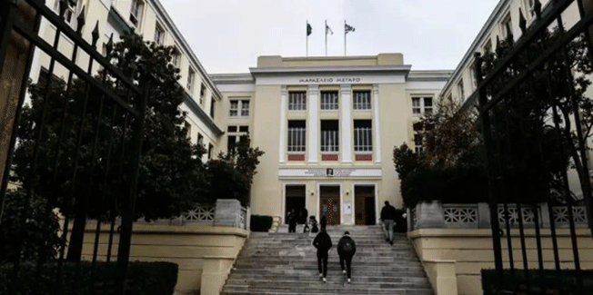 Φοιτητικές εκλογές: Στις κάλπες προσέρχονται χιλιάδες φοιτητές.   Ένταση και φόβοι για «θολά» αποτελέσματα