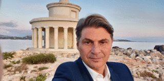 Στο ΠΑΣΟΚ ο Φαραντούρης – Έρχονται κι άλλες «μεταγραφές»