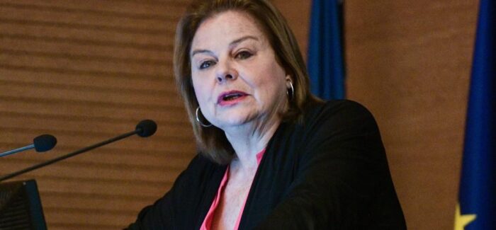 Η Λούκα Κατσέλη απαντά σε «fake news» εις βάρος της και η αντίδραση του ΠΑΣΟΚ