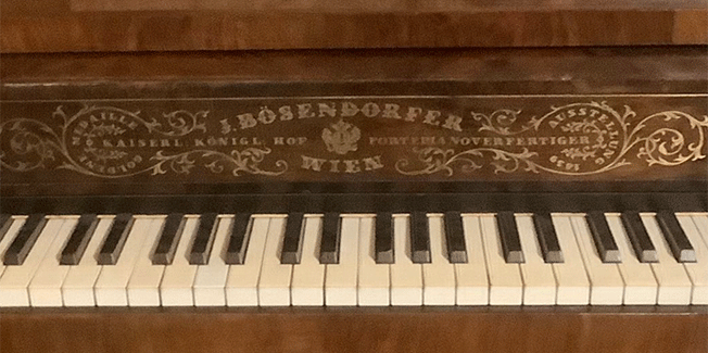 Κοργιαλένειο Μουσείο Έκθεμα Ιουνίου