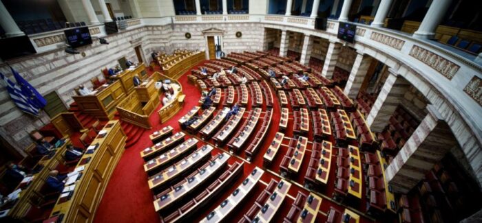 Γιατί ανέβηκαν τα κόμματα της ακροδεξιάς – Πονοκέφαλος στο πολιτικό σύστημα