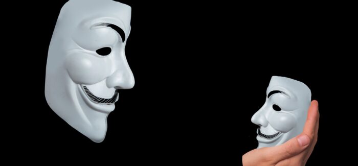 ΟΥΤΕ ΣΥΝΕΠΕΙΑ ΛΟΓΩΝ ΚΑΙ ΕΡΓΩΝ – ΟΥΤΕ ΔΙΑΘΕΣΗ ΑΥΤΟΚΡΙΤΙΚΗΣ.