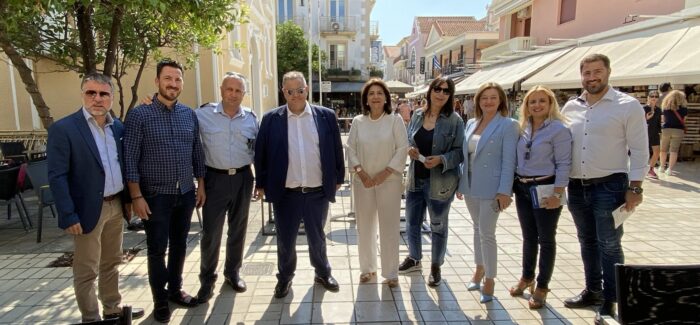 Στο πλευρό της Περιφερειάρχου, Ρόδης Κράτσα….