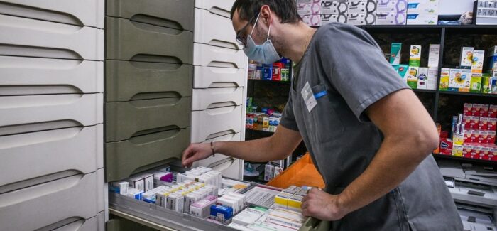 Φάρμακα: Άδειασαν τα ράφια από παιδικές αντιβιώσεις και ινσουλίνη…