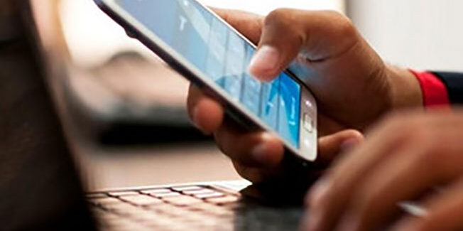 Αρχίζουν κρυφές αυξήσεις σε τηλεφωνία και ίντερνετ – Τι συμβαίνει