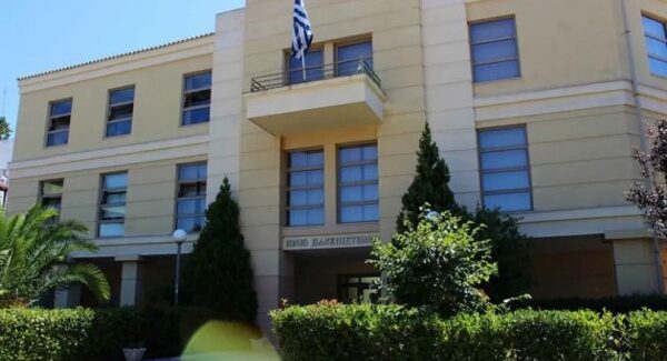 Δωρεά απινιδωτή από τον Σύλλογο Εθελοντών Αιμοδοτών και Δοτών  Μυελού των Οστών «ΠΑΝΔΟΤΗΣ» στο Ιόνιο Πανεπιστήμιο