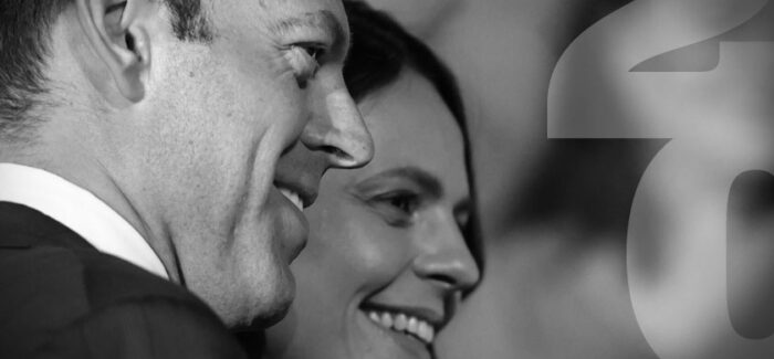 Τι θα γίνει με τις έδρες σου, Έφη;  Ξένε, αν ψάχνεις απαντήσεις, δεν θα τις βρεις παρακάτω.