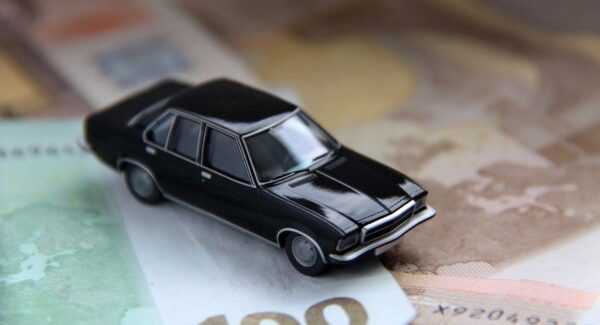 Ανατροπή με τα τέλη κυκλοφορίας: Μέχρι πότε η καταβολή -Πώς πληρώνετε