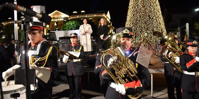 Έναρξη της χριστουγεννιάτικης περιόδου στην Πλατεία Αργοστολίου