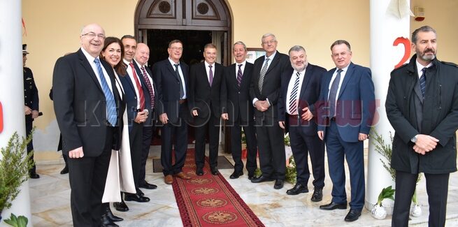 Δοξολογία για την πρώτην του έτους και κοπή πίτας