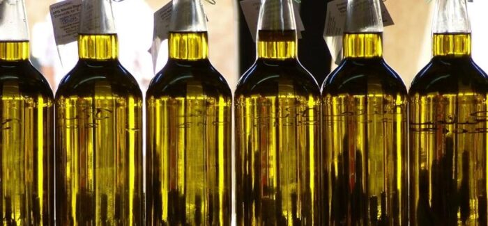 Ο απόλυτος πρωταγωνιστής της ακρίβειας: Έρχονται και νέες  αυξήσεις – «φωτιά» στο ελαιόλαδο – Πού θα φτάσουν οι τιμές