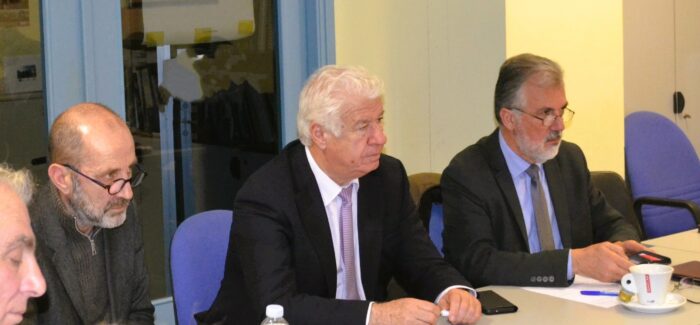 Ο Περιφερειάρχης Ιονίων Νήσων κ. Γιάννης Τρεπεκλής σε σύσκεψη στην Ε.Υ.Δ Ι.Ν