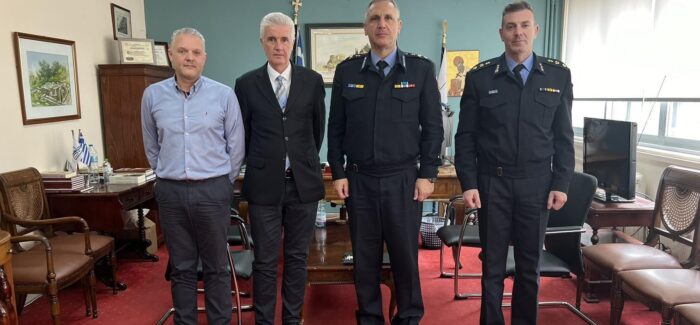 Συνάντηση Αντιπεριφερειάρχη Π.Ε. Κέρκυρας κ. Αλέξανδρου Δήμου με  τον Περιφερειακό Διοικητή της Πυροσβεστικής