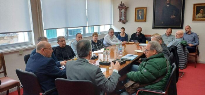 Ευρεία σύσκεψη για το έργο του Τουριστικού Καταφυγίου στο Καφέ Γυαλί.