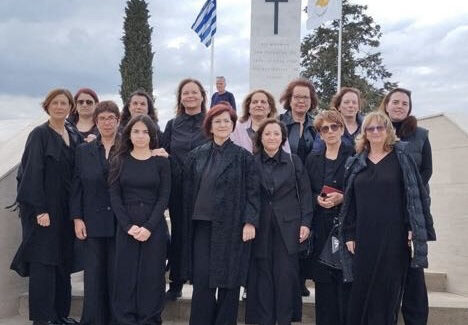 Γυναικείο τμήμα της Χορωδίας και Μαντολινάτας Αργοστολίου.