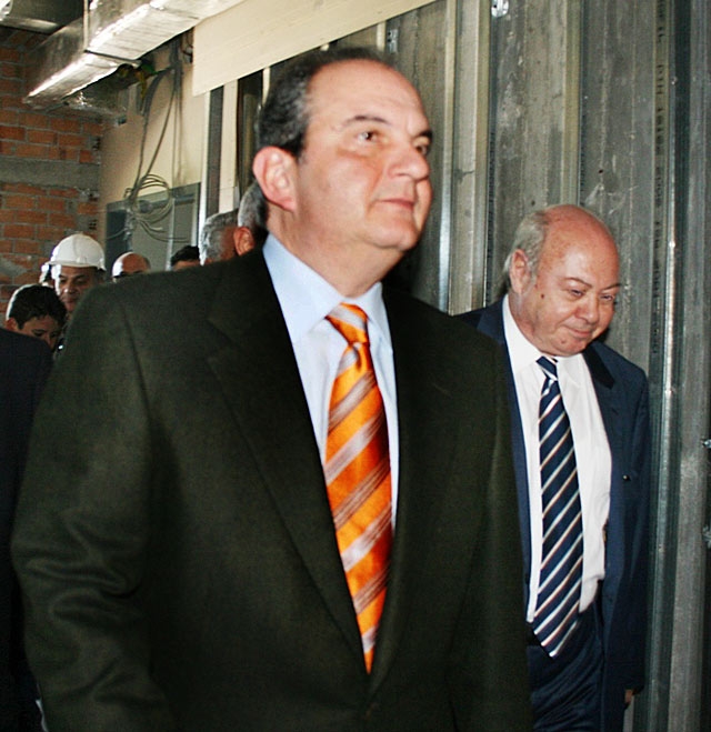 Καραμανλής και Παρίσης….