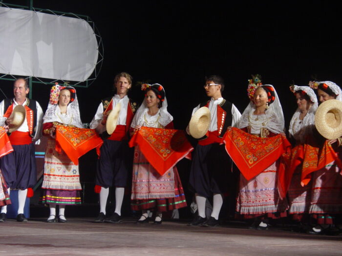 6ο Φεστιβάλ Παραδοσιακών χορών «ΔΟΜΝΑ ΣΑΜΙΟΥ».