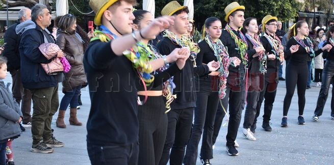 Τσικνοπέμπτη στην Πλατεία Βαλλιάνου με χορούς και τραγούδια….