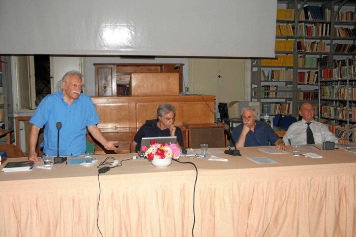 Μανώλης Γλέζος