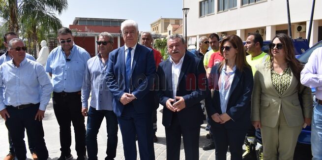 Παραλαβή τεσσάρων πυροσβεστικών αυτοκινήτων από τους Δήμους.