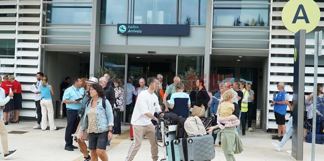 Έναρξη των πτήσεων της TUi.