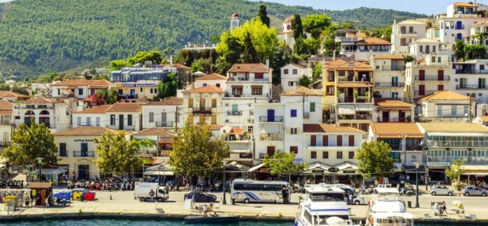 Εξοχικά: Οι περιοχές με τις φθηνότερες και τις ακριβότερες κατοικίες