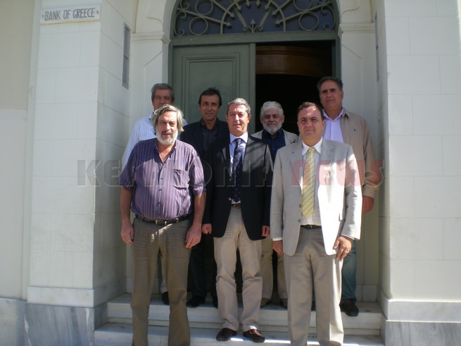 Το κτίριο της πρώην “Γενικής Τράπεζας” παραμένει στα ….αζήτητα ακόμα.