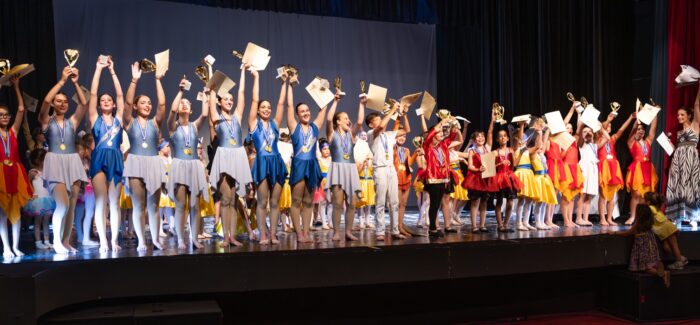 Τεράστια προσέλευση του κοινού για την ετήσια παράσταση χορού  της Όλγας Γαλιατσάτου.